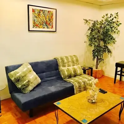 Stylish Montreal Apartment: Comfortable Stay in the Golden Square Mile