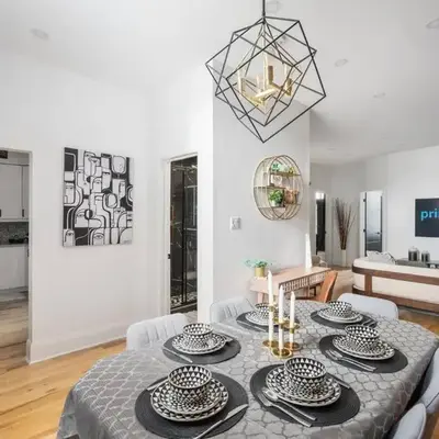Downtown Luxe: Metro