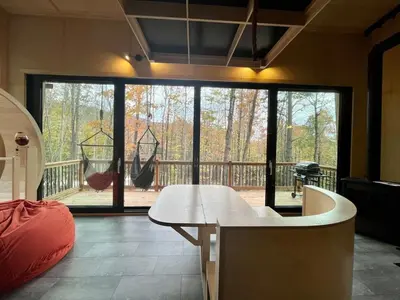 Gallery image of Cabin Zoobox 77 in Eastman
