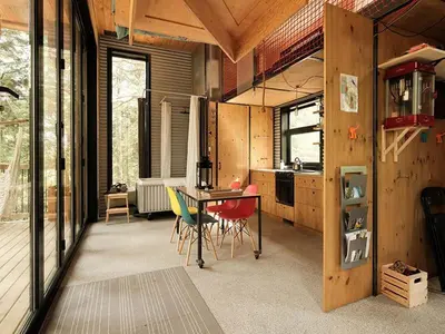 Gallery image of Cabin Zoobox 81 in Eastman