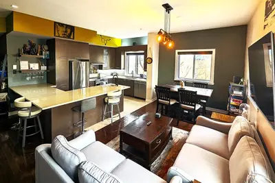 Gallery image of The Modern Stays in Montréal