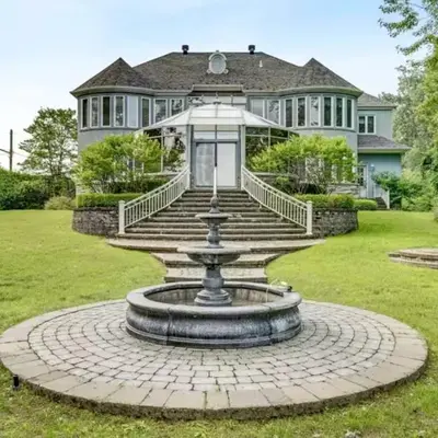 Private Waterfront Villa 9 BR Peaceful