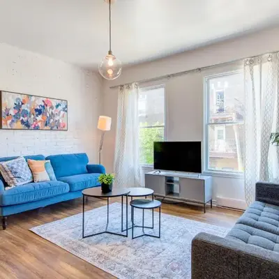 Chez Mont Royal Apartments!