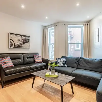 Ideal Group Stay in Charming Le Plateau Near Metro