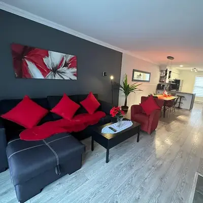 Condo Phoenix prés du Lac Memphrémagog.