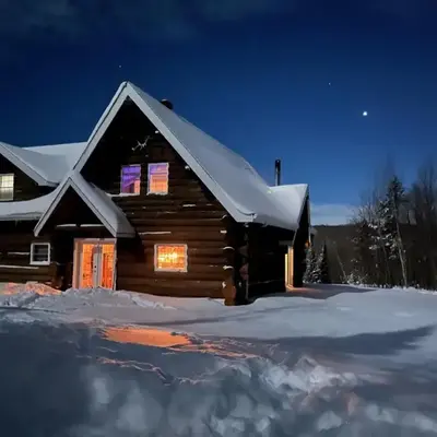 Chalet en bois rond des Perséides