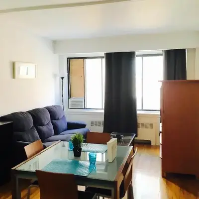 Stylish Montreal Apartment Comfortable Stay in the Golden Square Mile