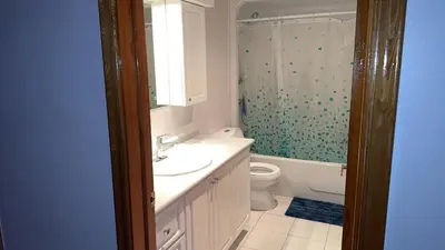 Gallery image of Montreal One-Bedroom Apartment Number1 with shared-bathroom and shared kitchen in Montréal