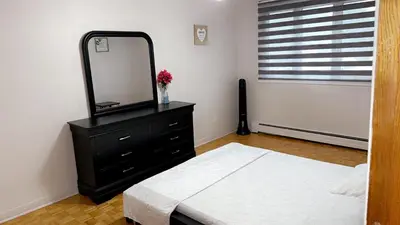 Gallery image of Montreal One-Bedroom Apartment Number1 with shared-bathroom and shared kitchen in Montréal