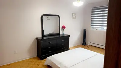 Gallery image of Montreal One-Bedroom Apartment Number1 with shared-bathroom and shared kitchen in Montréal