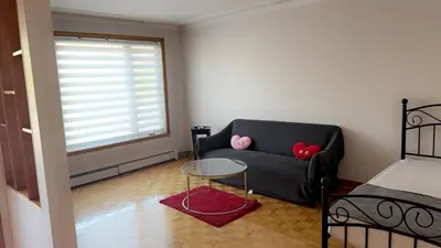 Gallery image of Montreal One-Bedroom Apartment Number2 with shared-bathroom and shared kitchen in Montréal