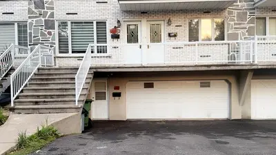 Gallery image of Montreal One-Bedroom Apartment Number2 with shared-bathroom and shared kitchen in Montréal