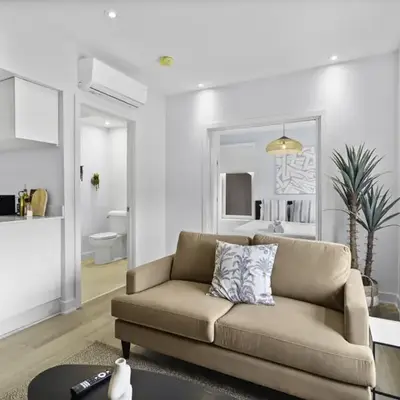 Stylish 1-Bedroom Haven by Jean Talon Market