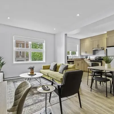 Stylish 2 Bedroom Haven by Jean Talon Market