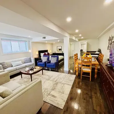 Opulent Studio - Semi Basement