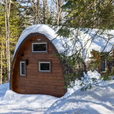Le POD du Mont ADSTOCK spa ski motoneige VTT plein air arcade
