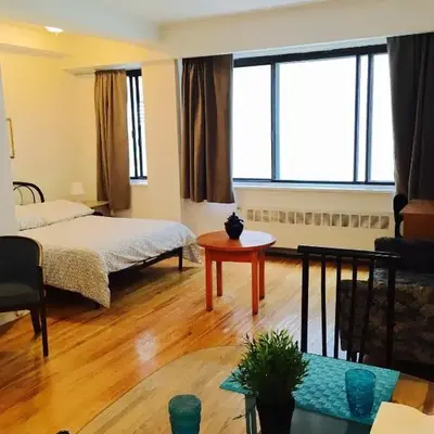 Stylish Montreal Apartment Comfortable Stay in the Golden Square Mile
