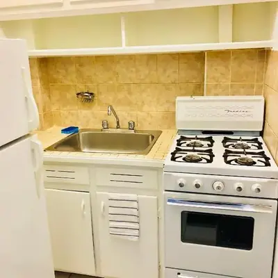 Stylish Montreal Apartment Comfortable Stay in the Golden Square Mile