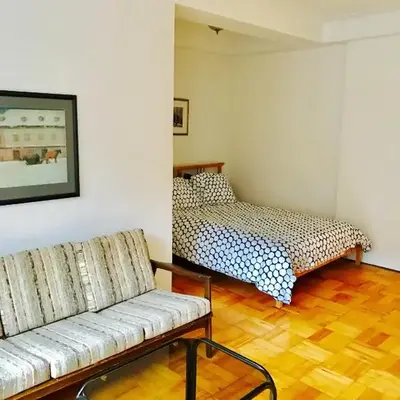 Stylish Montreal Apartment Comfortable Stay in the Golden Square Mile