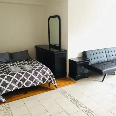 Stylish Montreal Apartment Comfortable Stay in the Golden Square Mile