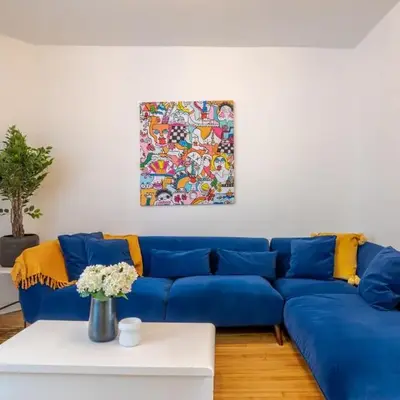 Convenient 4BR in Mont Royal Downtown