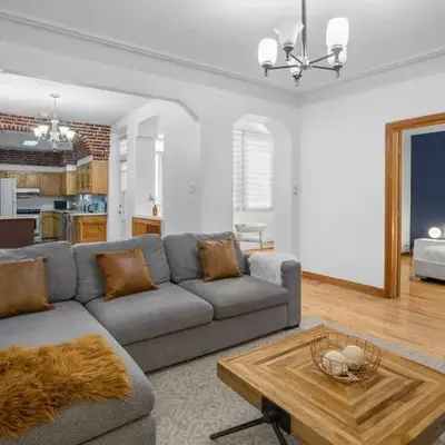 Magnificent 4BR in Downtown Mont-Royal
