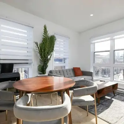 Contemporary 2BR Retreat in MTL Village