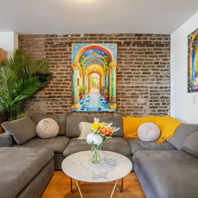 Prime Location Gorgeous 4BR Downtown MTL