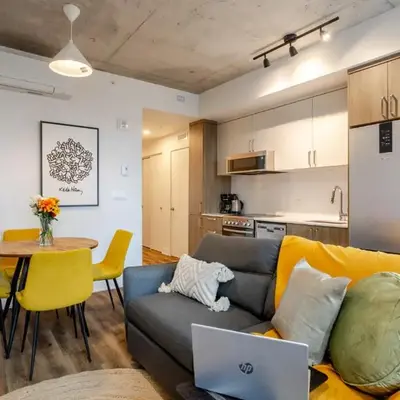 Modern 1BR in downtown