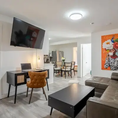 Stylish 3BR in Montreal Village