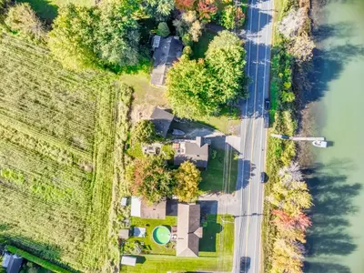 Gallery image of Maison au bord de l'eau et Spa extérieur in Île Saint-Ignace