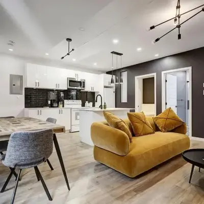 Vibrant 4BR 2BA Retreat in the Plateau