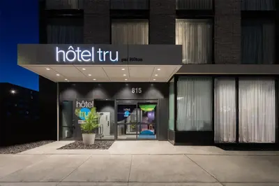 a hotel fiji store in front of a building at Tru By Hilton Montréal centre-ville in Montréal