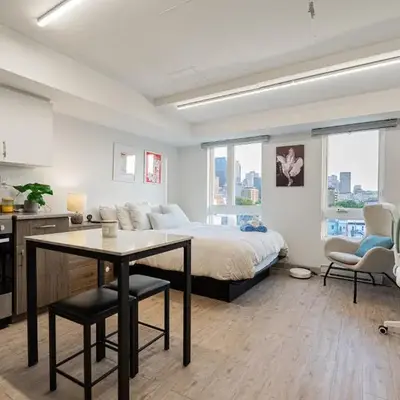 Top Location - Cozy & Bright MTL studio near metro