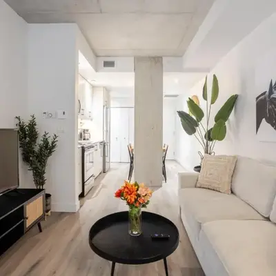 Roomy 1BR Getaway MTL Old Port