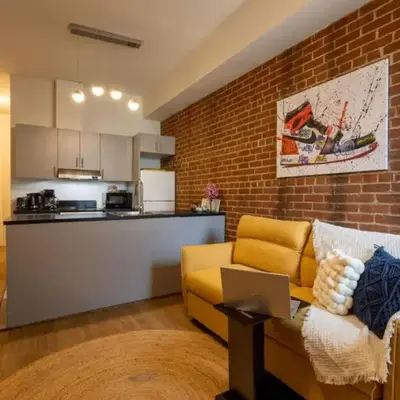 Sleek 2BR in Heart of Downtown Montreal