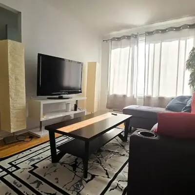 Private rooms in a shared three bedroom apartment