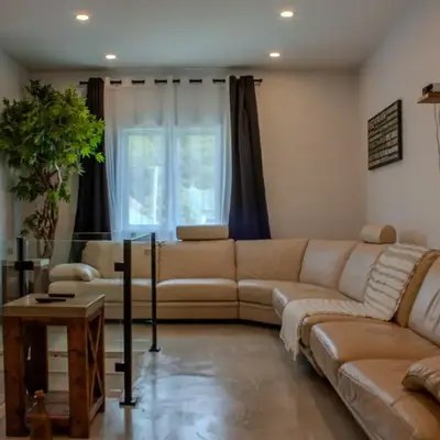 Modern Apartment - Home Theater and Premium Kitchen