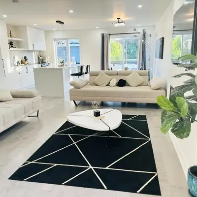 Baraqah Residence Gorgeous New 5BD Home 15mins-MTL