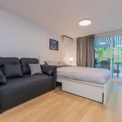 Modern Studio-Patio & BBQ-Parking Included
