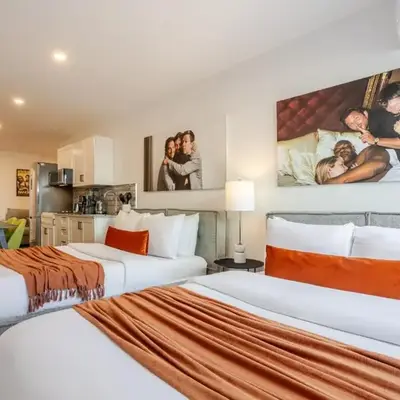 Theatre Hotel by Lodgo