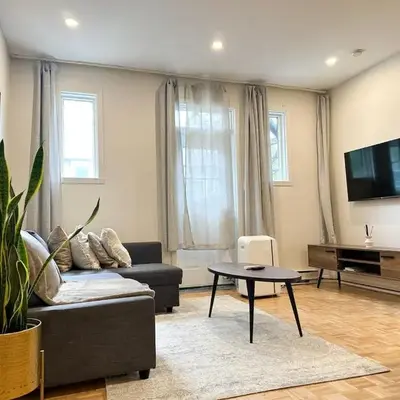 Lovely One-Bedroom in Vibrant Plateau Mont-Royal