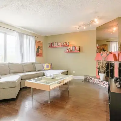 Cozy 2 bedroom close to downtown