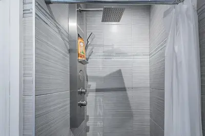 Gallery image of Cozy 1BR Apt, Steps from Top Spots, Restaurants in Montréal