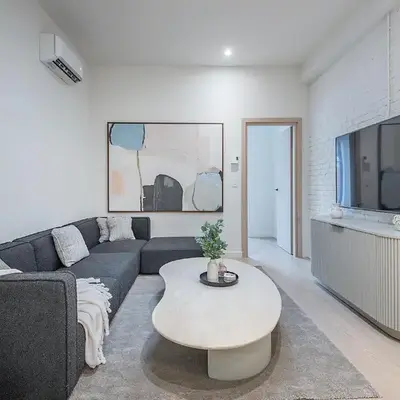 Downtown Core - Ultra Modern 1 Bedroom Apartment