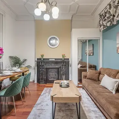 Spacious 3BR Downtown - 2 Queen & Bunk & Sofa Bed