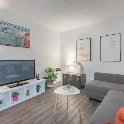 Spacious and Cozy 1BR - Near Old Port