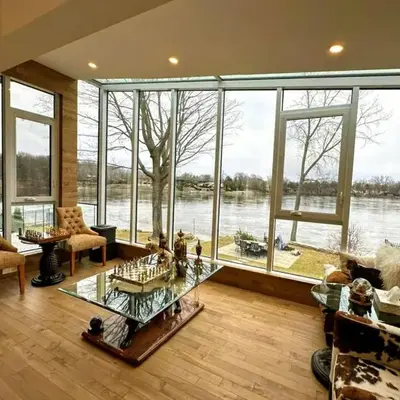 Aqua Luxury House on the Shore