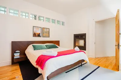 Gallery image of Colorful Downtown Apartment with Terrace in Montréal