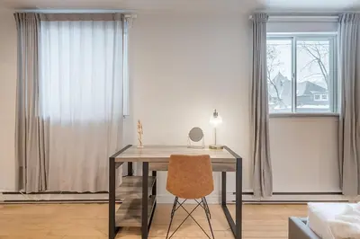 Gallery image of Vintage 3BR 2Bath - Golden Square Mile - Sleeps 8 in Montréal